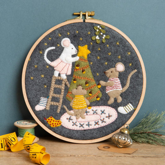 Felt Craft Kit - Christmas with the Mouse Family